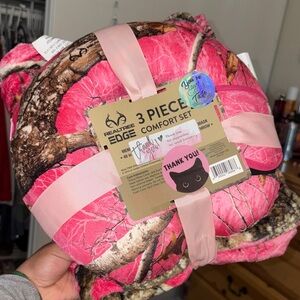 Realtree EDGE 3-Piece Comfort Set - Pink Camo